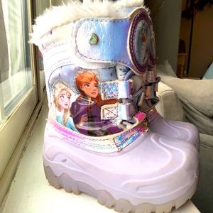 Frozen Toddler Snow Boots, light-up, size 5
